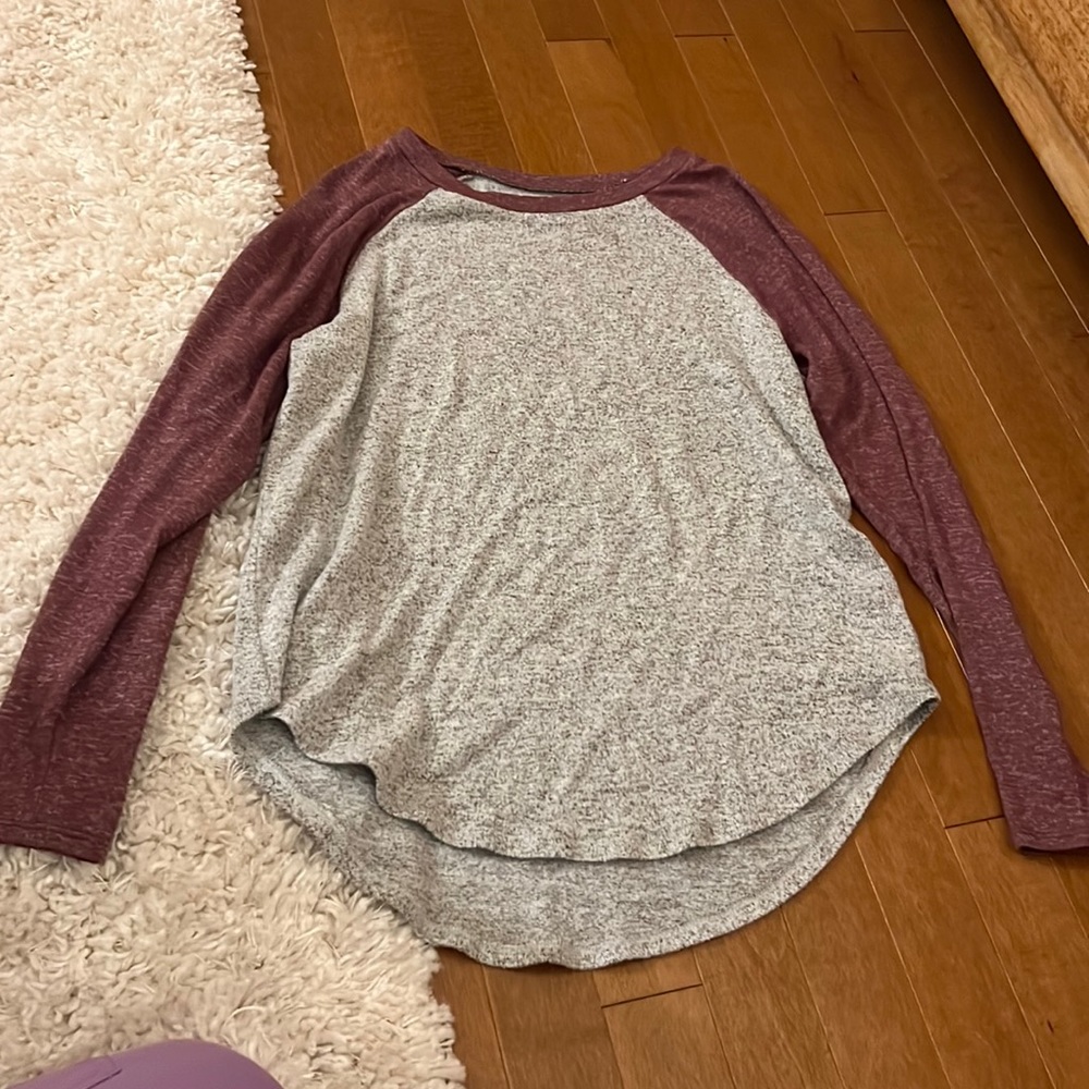 American Eagle long sleeve top